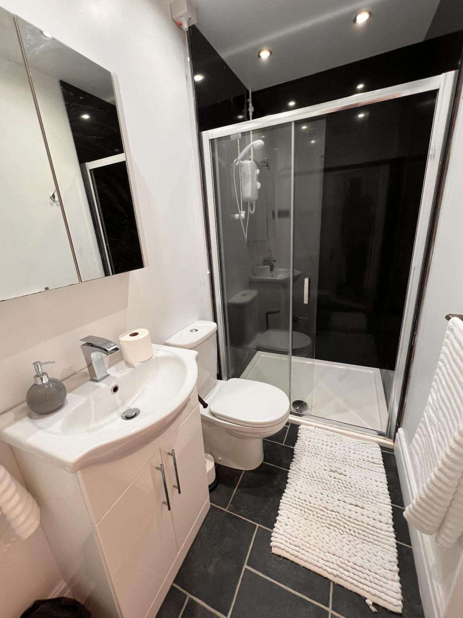 Hoopers Sandy Beach Guest Rooms سوانسي الغرفة الصورة